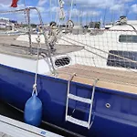 船上ホテル Voilier Confortable En Bois A Cotes Des Plages Et Ferries