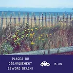 Voilier Confortable En Bois A Cotes Des Plages Et Ferries ウイストルアム