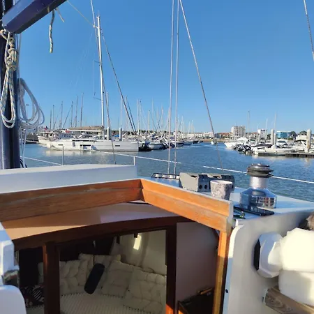 Voilier Confortable En Bois A Cotes Des Plages Et Ferries * 乌伊斯特勒昂