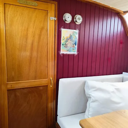 船屋 Voilier Confortable En Bois A Cotes Des Plages Et Ferries 乌伊斯特勒昂