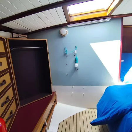 Voilier Confortable En Bois A Cotes Des Plages Et Ferries 乌伊斯特勒昂