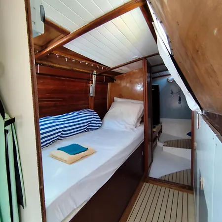 船屋 Voilier Confortable En Bois A Cotes Des Plages Et Ferries