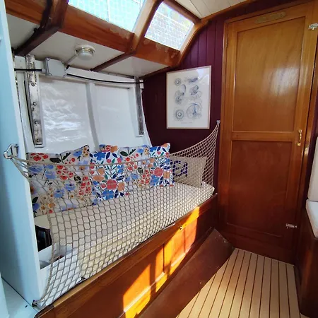 船屋 Voilier Confortable En Bois A Cotes Des Plages Et Ferries 乌伊斯特勒昂