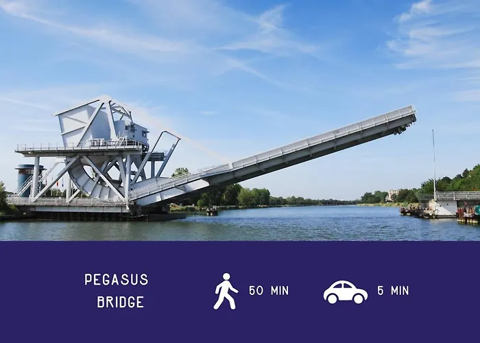 Voilier Confortable En Bois A Cotes Des Plages Et Ferries Ouistreham