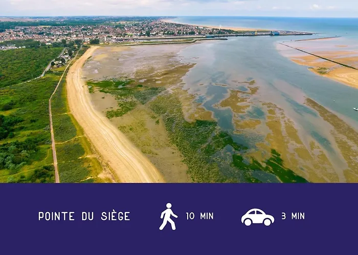 Botel Voilier Confortable En Bois A Cotes Des Plages Et Ferries *
