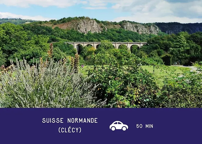 Voilier Confortable En Bois A Cotes Des Plages Et Ferries